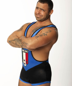 [Forme] Santino Marella blessé Santino-marella-10440374sljhv_2006