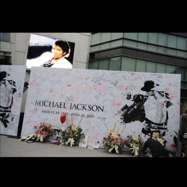 Cérémonie publique en hommage à Michael Jackson, Los Angeles, 7 juillet 2009 (photos et vidéos de l'événement) 3387180scebe_1350