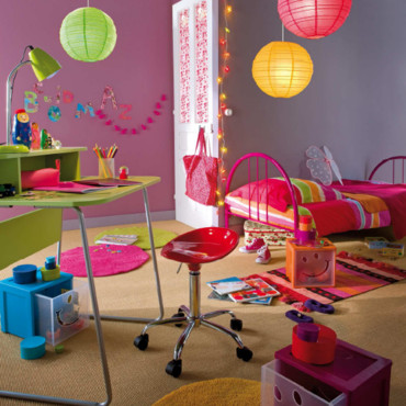 Chambre d'enfant aux couleurs acidulées La-chambre-d-enfant-acidulee-2821966bymfr_2041