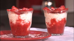 Verrine de tapioca coco fraises 4406031byzbr_1611