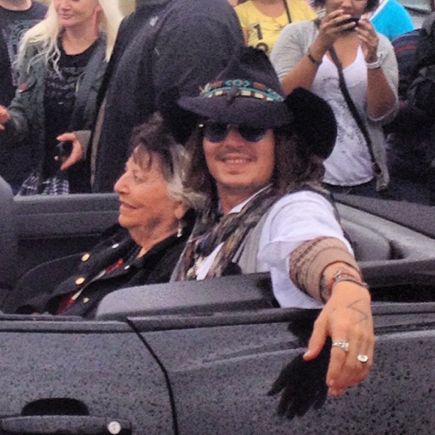 Johnny Depp convié aux festivités du peuple Comanche B748cc54ff77