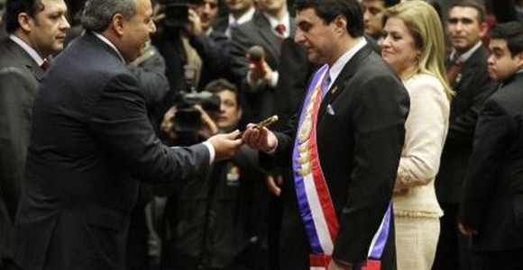 QUE HAY DETRAS DE LA DESTITUCION DEL PRESIDENTE LUGO DE PARAGUAY Presidenteparaguayfranco