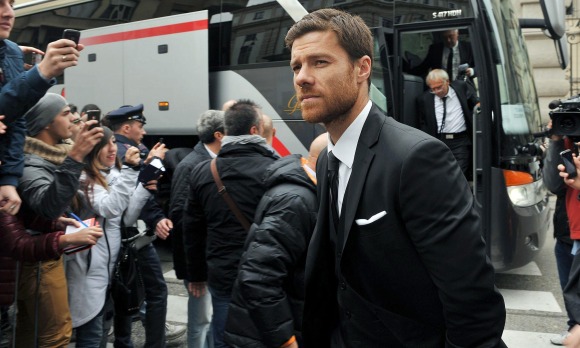 Xabi Alonso presiona a Florentino para renovar por el Real Madrid: quiere más dinero Xabi-Alonso-llega-bus-turin-2013-efe