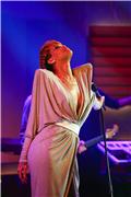 Рианна (Rihanna) Performing on Friday Night with Jonathan Ross in London - Dec 18 (6xHQ) 2f08fd7f7a21t
