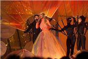 Бритни Спирс (Britney Spears) 2000 Grammy Awards (8xHQ) 2bf9e66edfc3t