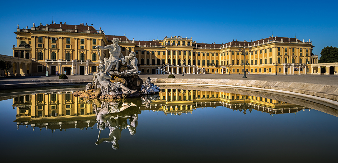 Palais Royale des Habsbourg  (Propriété Delfrous) - Page 2 Sculptures_Austria_468993