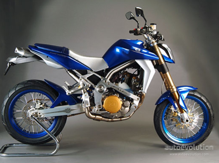 MV Rivale 800 Tre HUSQVARNASTR650CRCSUPERMOTARD-1257_5