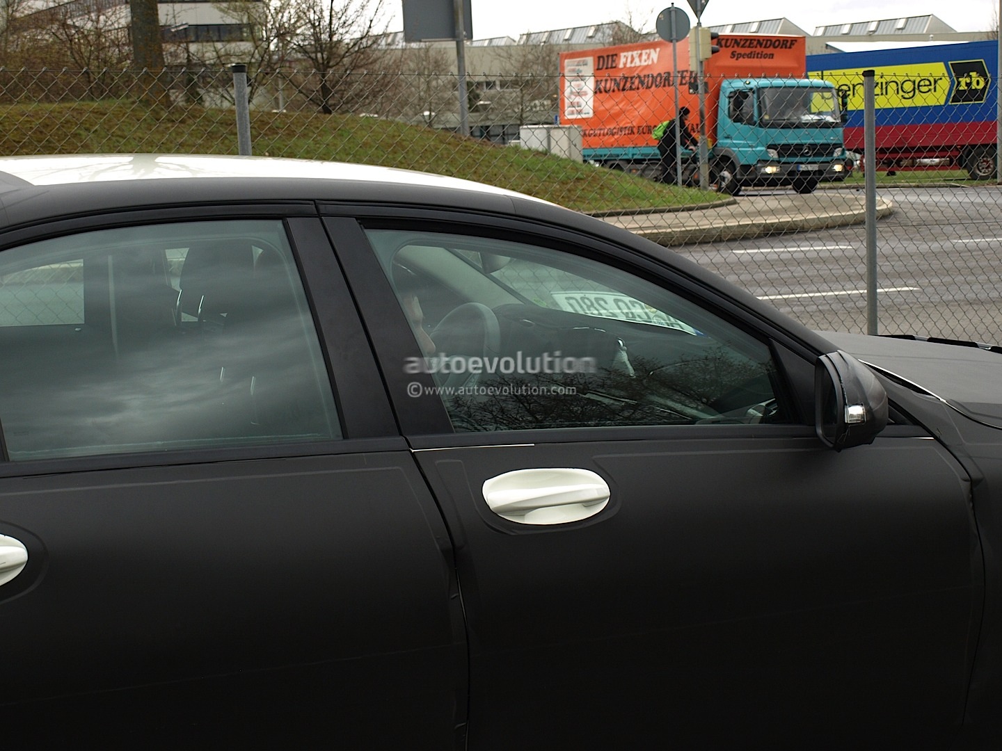 2014 - [Mercedes] Classe C [W205- S205] - Page 3 Spyshots-2014-mercedes-benz-c-class-with-interior-photos-1080p-3