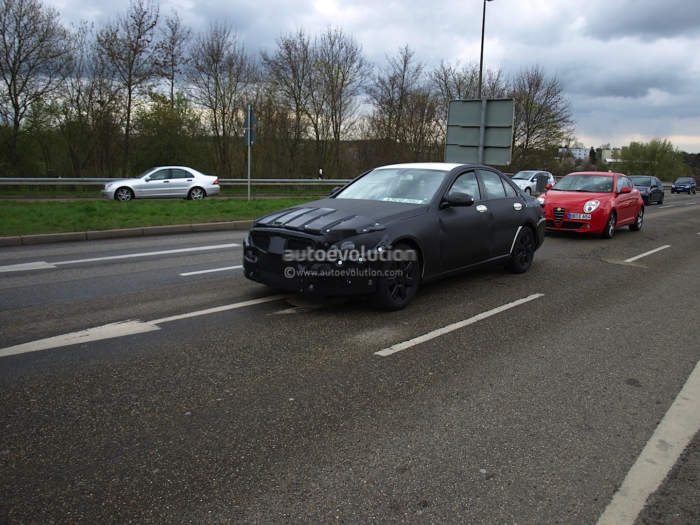 2014 - [Mercedes] Classe C [W205- S205] - Page 3 Spyshots-2014-mercedes-benz-c-class-with-interior-photos-1080p-6