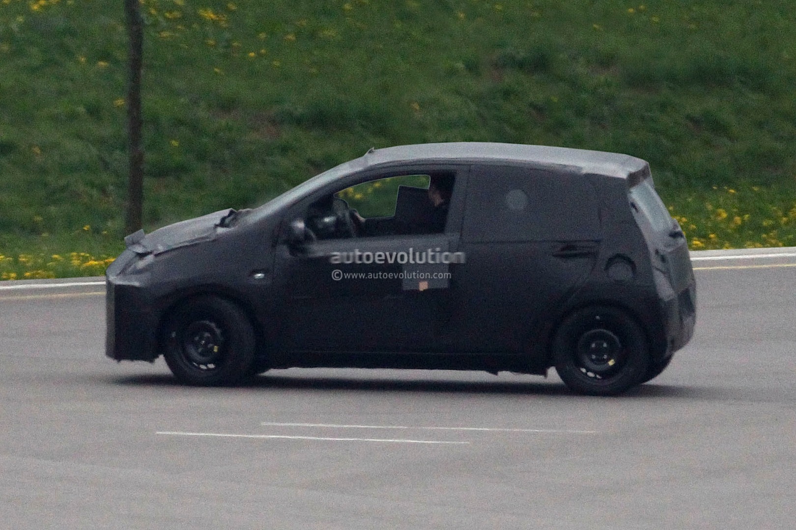 [SUJET OFFICIEL] Citroën C1 II - Page 10 Spyshots-new-toyota-aygo-1080p-1