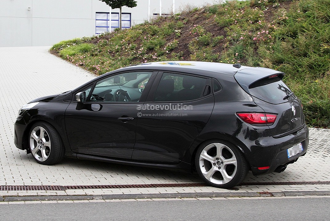 2012 - [Renault] Clio IV [X98] - Page 30 Spyshots-renault-clio-gordini-gt-with-12-tce-140-hp-720p-4