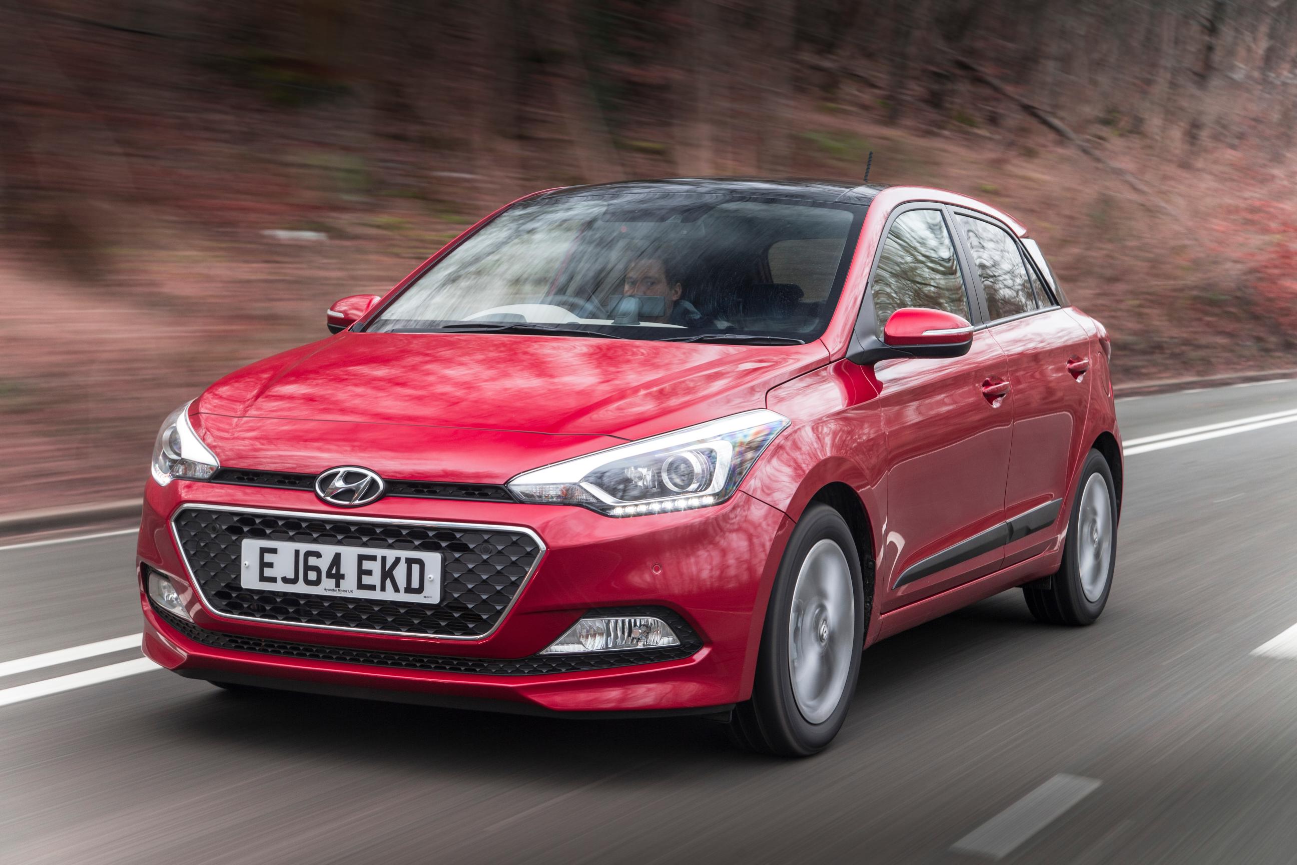 2014 - [Hyundai] i20 - Page 18 2015-hyundai-i20-goes-on-sale-in-britain-for-slightly-less-than-a-vw-polo-photo-gallery_7