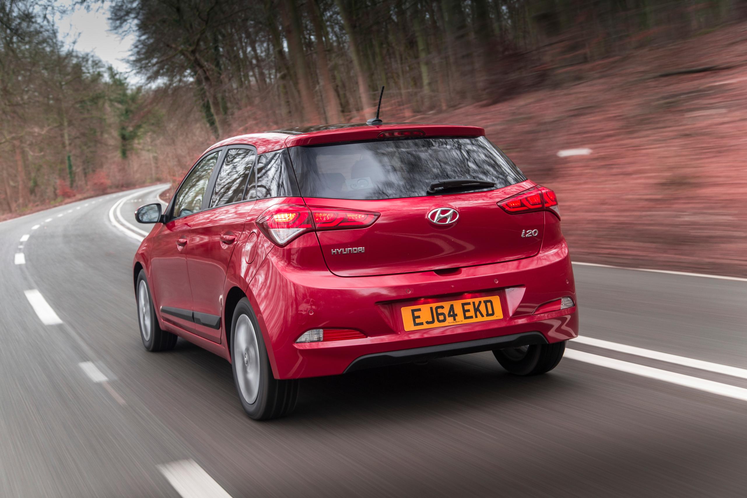 2014 - [Hyundai] i20 - Page 18 2015-hyundai-i20-goes-on-sale-in-britain-for-slightly-less-than-a-vw-polo-photo-gallery_8