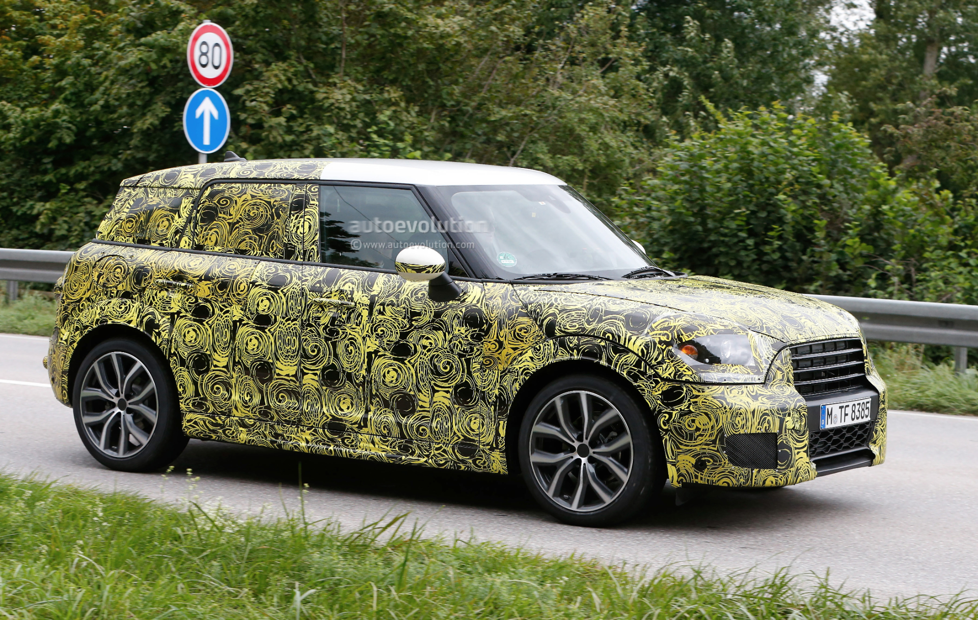 2016 - [Mini] Countryman II [F60] - Page 2 2017-mini-countryman-spied-for-the-first-time_3