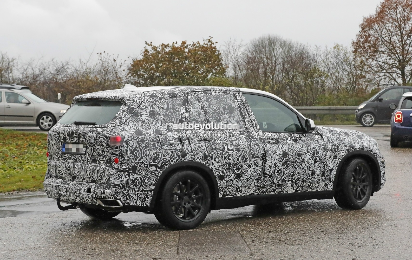 2018 - [BMW] X5 IV [G05] - Page 2 2018-bmw-x5-spied-will-offer-a-more-dynamic-design_5