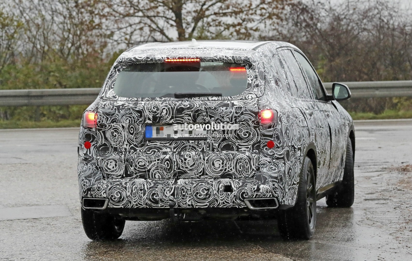 2018 - [BMW] X5 IV [G05] - Page 2 2018-bmw-x5-spied-will-offer-a-more-dynamic-design_6