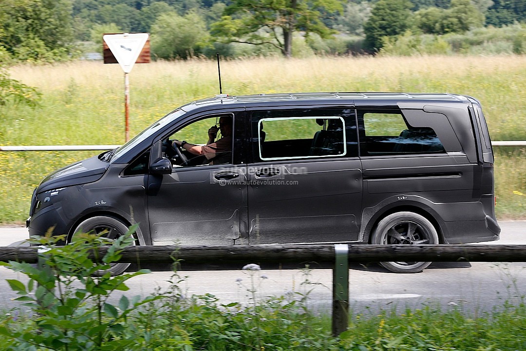 2014 - [Mercedes] Classe V/Vito - Page 2 Spyshots-2014-mercedes-viano-720p-3