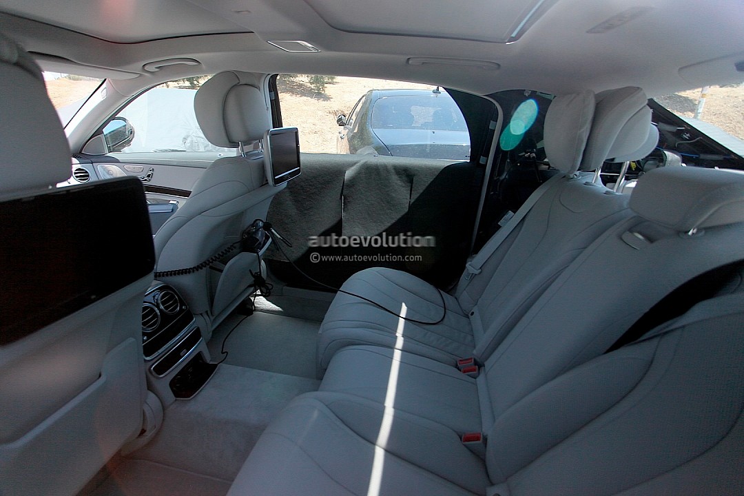 2013 - [Mercedes] Classe S [W222] - Page 34 Spyshots-mercedes-s-class-pullman-interior-scooped-720p-6