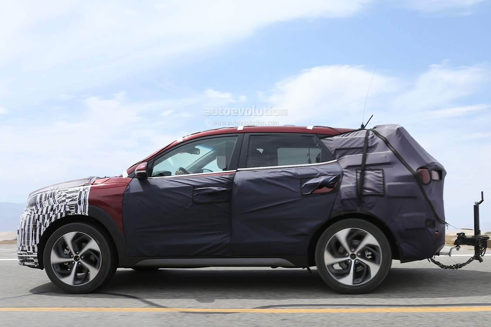 2015 - [Hyundai] Tucson III All-new-2016-hyundai-tucson-spied-with-less-camouflage-in-america-photo-gallery_15