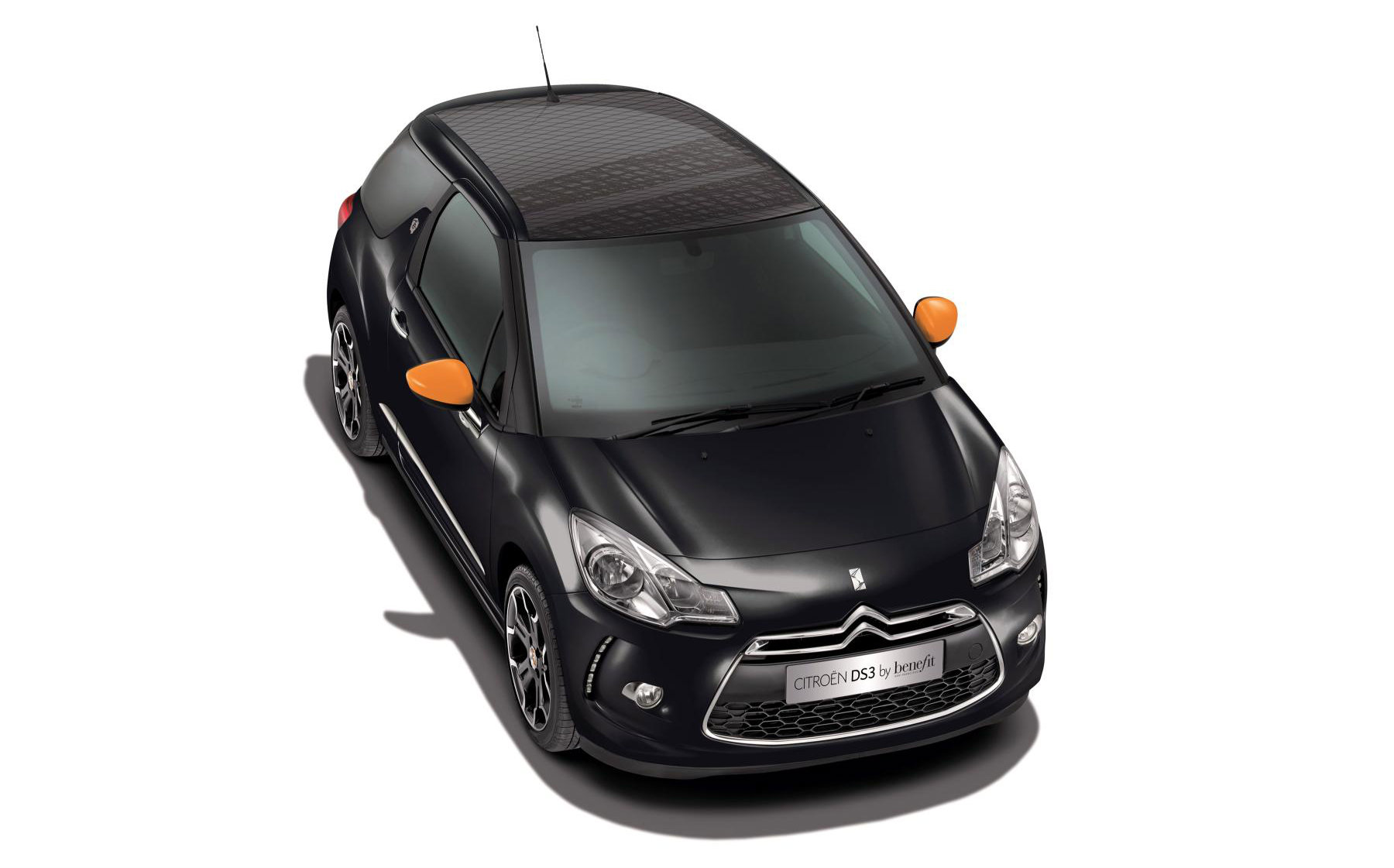 2009 - [Citroën] DS3 [A55] - Page 16 Citroen-ds3-dsign-noire-by-benefit-priced-from-14995-video-photo-gallery_3