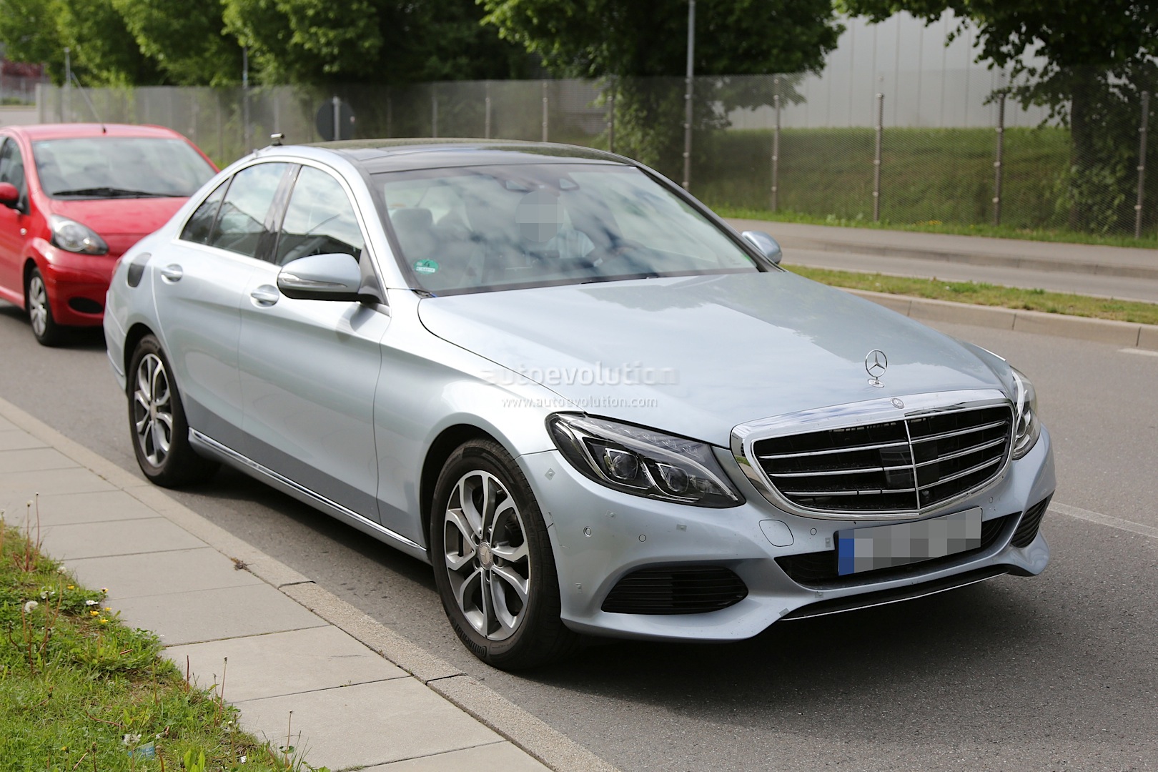 2014 - [Mercedes] Classe C [W205- S205] - Page 29 Mercedes-benz-c-350-plug-in-hybrid-completely-uncovered-photo-gallery_6