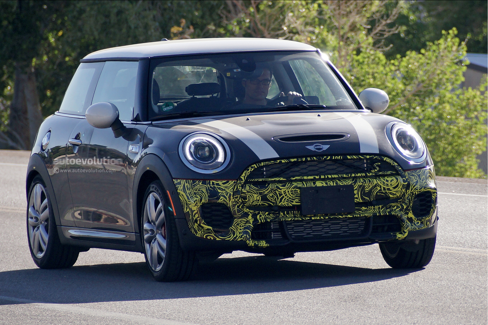 2013 - [Mini] Mini IV [F56] - Page 11 Mini-hatch-john-cooper-works-spied-testing-in-the-us_1