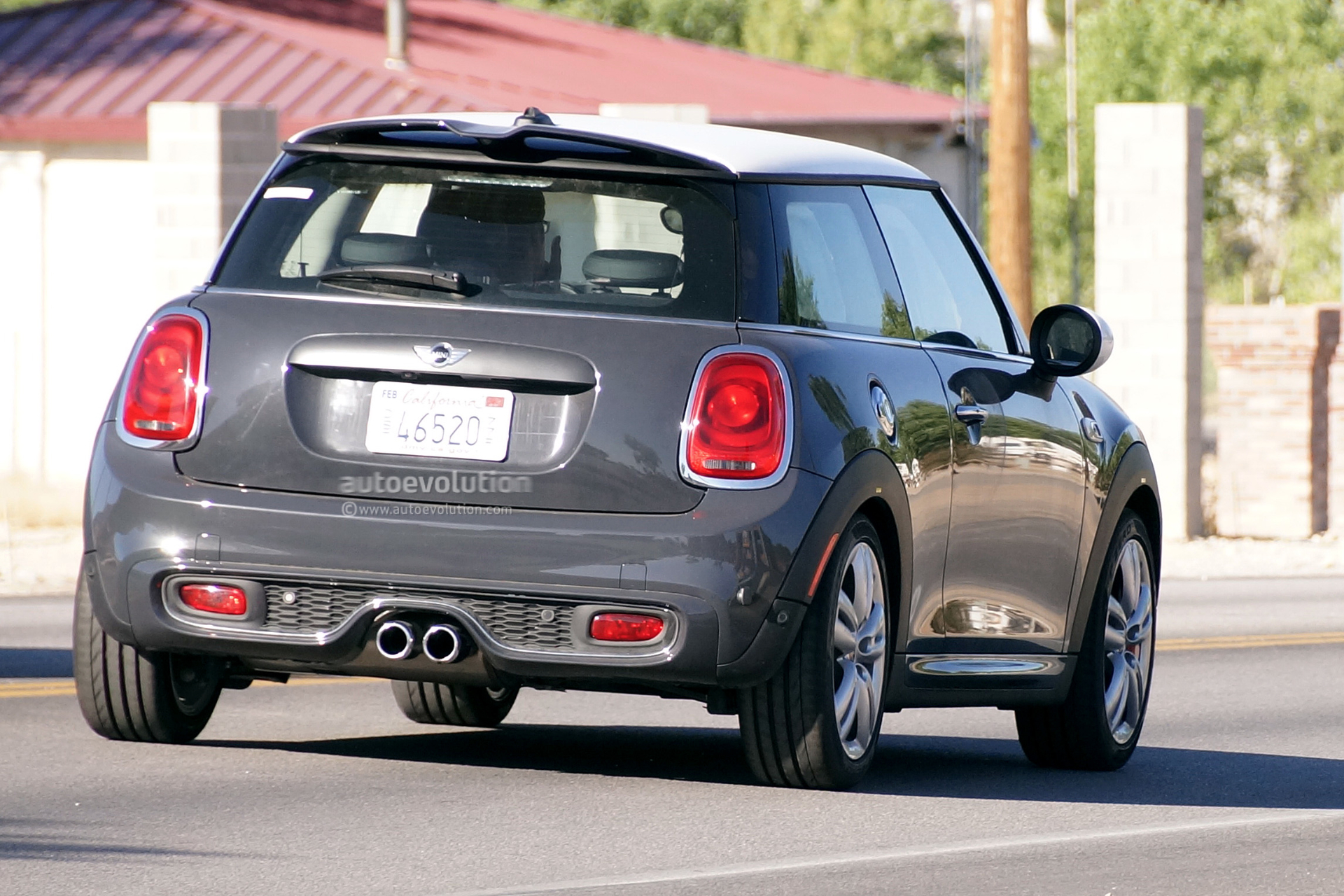 2013 - [Mini] Mini IV [F56] - Page 11 Mini-hatch-john-cooper-works-spied-testing-in-the-us_6