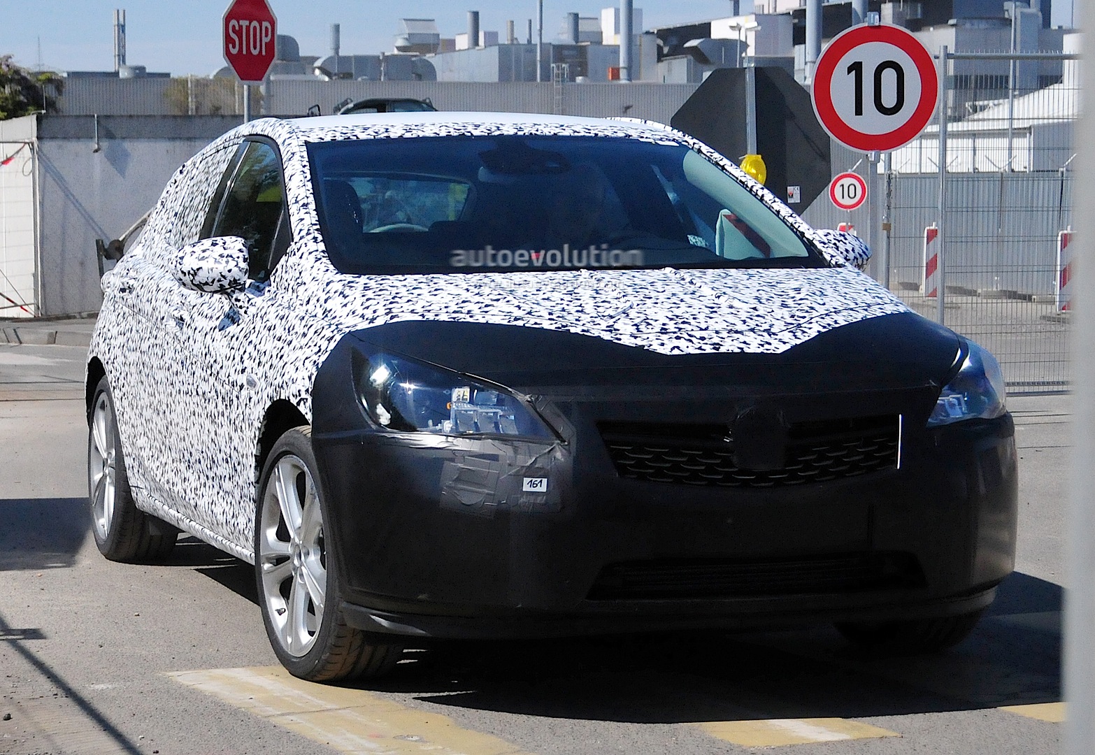 [2015] Opel ASTRA K New-opel-astra-k-7th-generation-spied-in-detail-photo-gallery_9