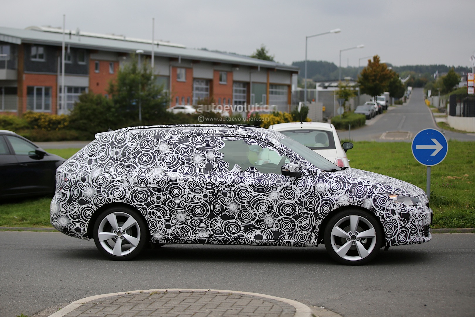 2014 - [Skoda] Fabia III - Page 22 New-skoda-fabia-combi-spied-testing-at-nurburgring-ahead-of-2015-debut_3