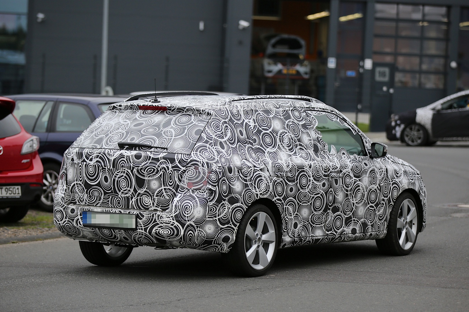 2014 - [Skoda] Fabia III - Page 22 New-skoda-fabia-combi-spied-testing-at-nurburgring-ahead-of-2015-debut_4