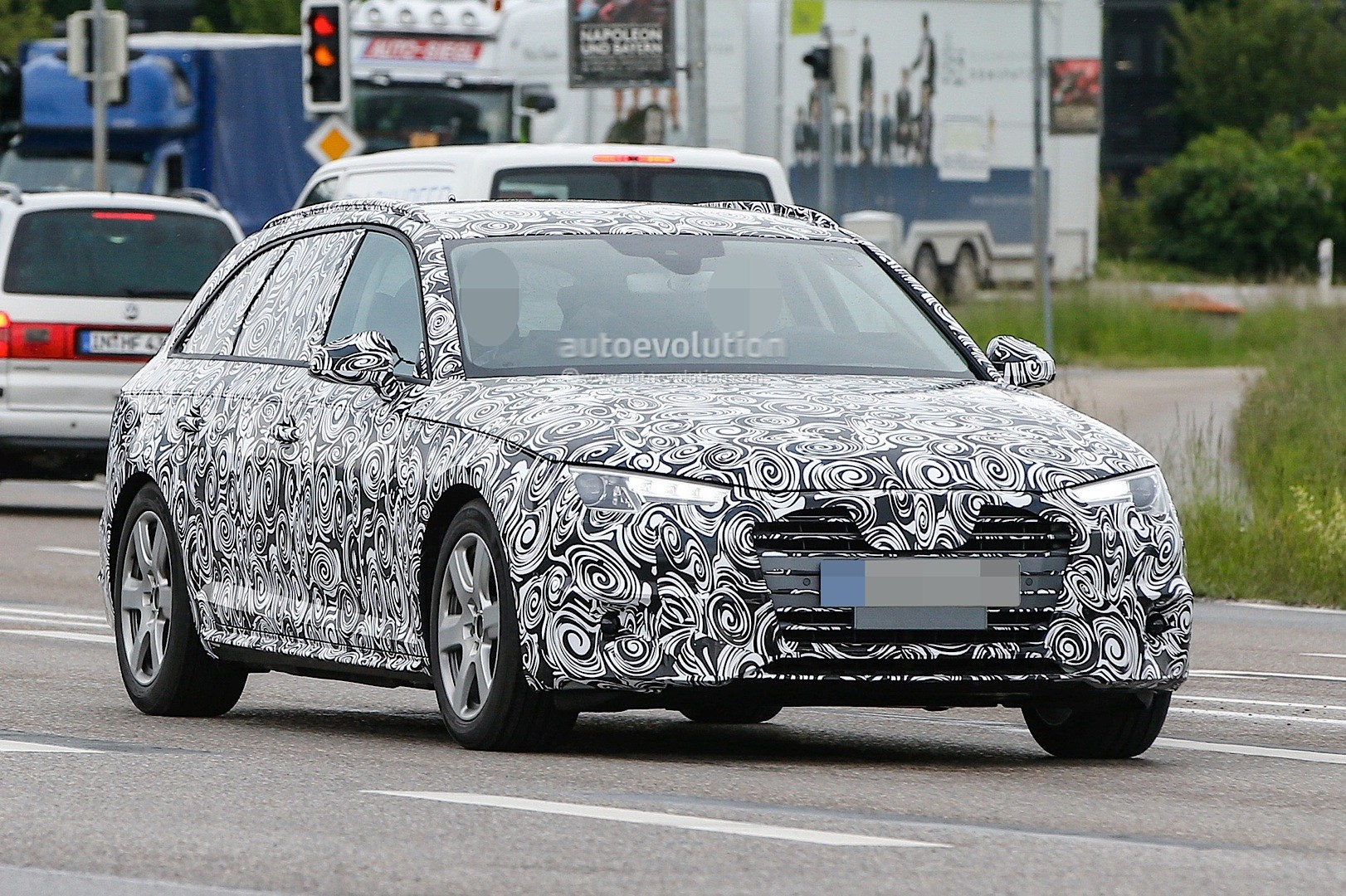 2015 - [Audi] A4 [B9] - Page 23 Spyshots-2016-audi-a4-avant-show-led-headlights-and-taillights_5