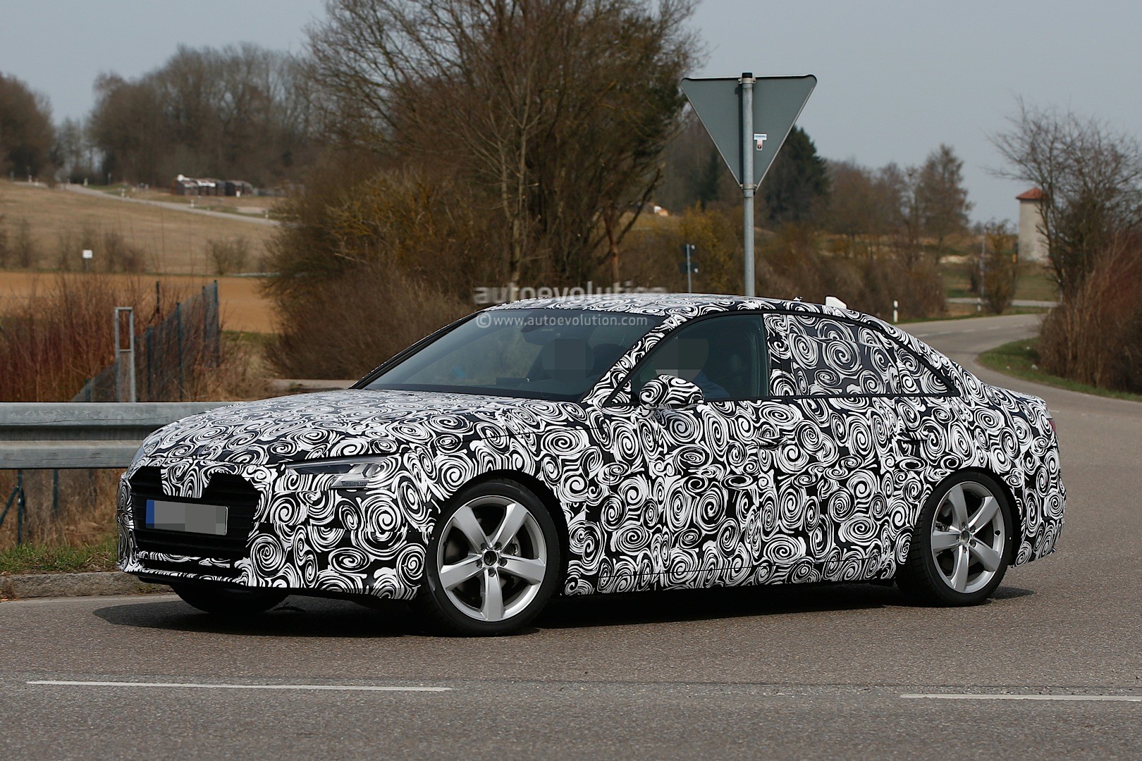 2015 - [Audi] A4 [B9] - Page 20 Spyshots-2016-audi-a4-b9-shows-matrix-led-headlights_4