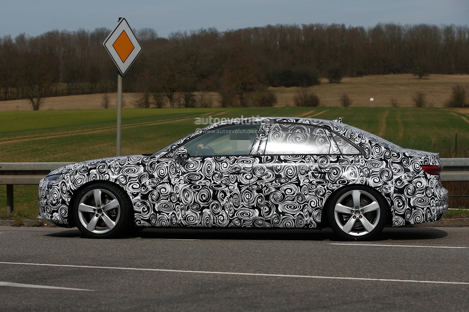 2015 - [Audi] A4 [B9] - Page 20 Spyshots-2016-audi-a4-b9-shows-matrix-led-headlights_5