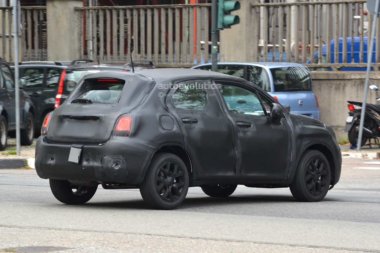 2014 - [Fiat] 500X - Page 8 Spyshots-fiat-500x-hits-the-road-looks-likely-to-debut-in-paris_4