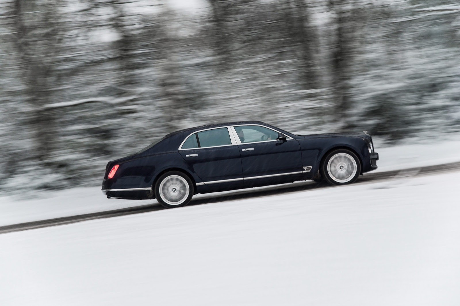 2013 Bentley Mulsanne Updated-bentley-mulsanne-heading-to-geneva_21