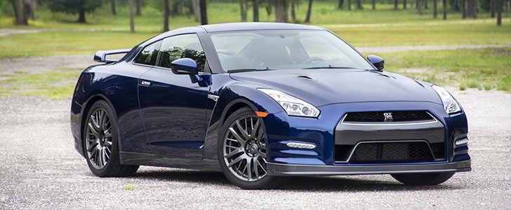 Les voitures des forumeurs - Page 39 Nissan-gt-r-review-2015-1