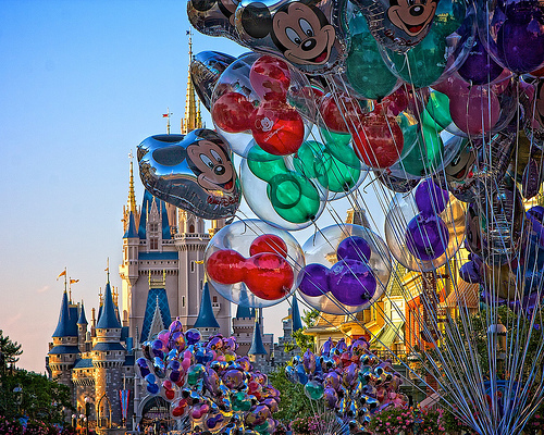 ‘‘  disneyland world  ‘‘  Balloons-castle-disney-Favim.com-190222