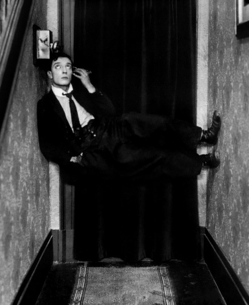 Cosas nimias que(absurdamente) te da pereza hacer Black-and-white-buster-keaton-hitta-phone-vintage-Favim.com-152219