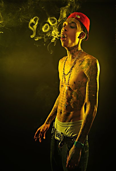 Forumul izolaţilor Sexy-smoke-tattoos-weed-wiz-khalifa-Favim.com-223539