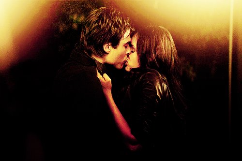 THISH CO' ||  ♥ Damon-and-katherine-damon-salvatore-katerina-petrova-katherine-pierce-kiss-Favim.com-227609