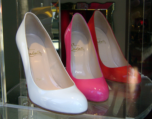 احدث احذيه للنساء 2012 Christian-louboutin-heels-pink-pumps-red-Favim.com-172354