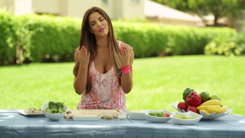 Gaby espino/გაბი ესპინო #14 - Page 20 COCINANDO_SALUDABLE_HEALTHY_ROLLS_A_LA_GABY_mp