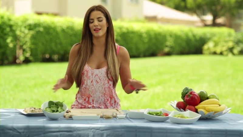 Gaby espino/გაბი ესპინო #14 - Page 16 COCINANDO_SALUDABLE_HEALTHY_ROLLS_A_LA_GABY_mp