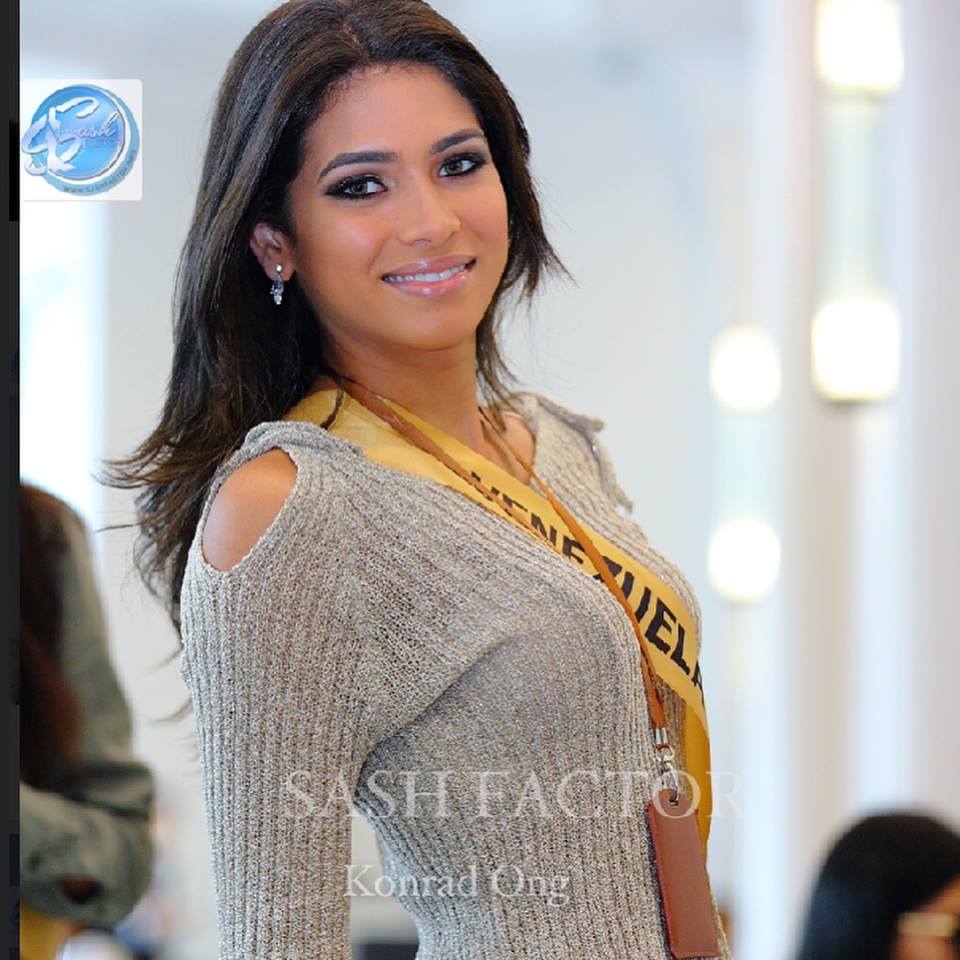 tulia aleman, 1st runner-up de miss grand international 2017. - Página 15 FBC4283_D-114_E-400_C-_B3_F6-26_C71344_D7_C9