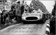 1955 World Sportscar Championship and other races Stirling_moss_and_denis_jenkinson_mercedes_benz