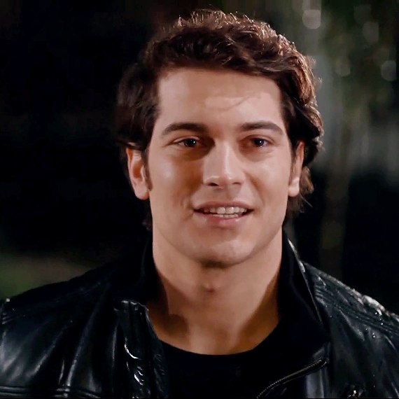 Cagatay ulusoy/ ჩაათაი ულუსოი #2 - Page 8 0_LYkulmmja_U