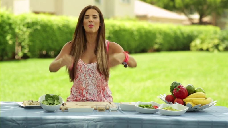 Gaby espino/გაბი ესპინო #14 - Page 17 COCINANDO_SALUDABLE_HEALTHY_ROLLS_A_LA_GABY_mp