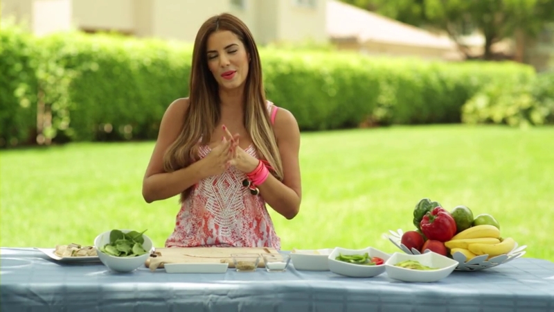 Gaby espino/გაბი ესპინო #14 - Page 17 COCINANDO_SALUDABLE_HEALTHY_ROLLS_A_LA_GABY_mp