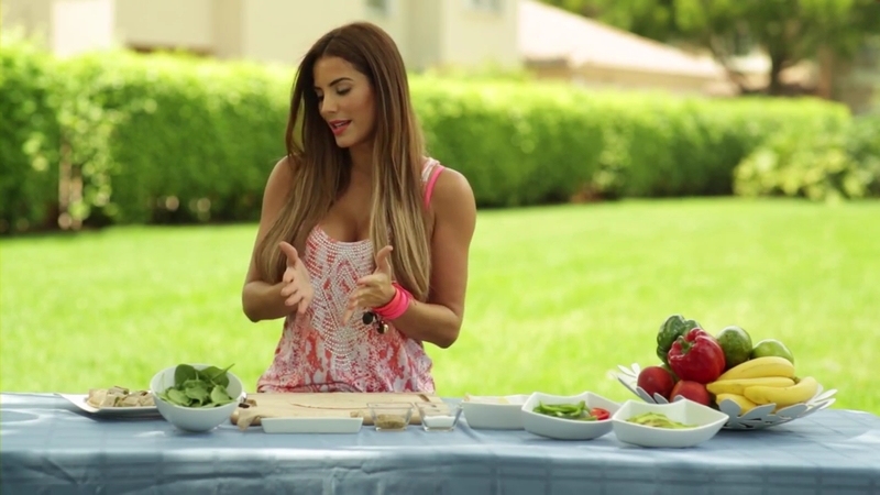 Gaby espino/გაბი ესპინო #14 - Page 17 COCINANDO_SALUDABLE_HEALTHY_ROLLS_A_LA_GABY_mp