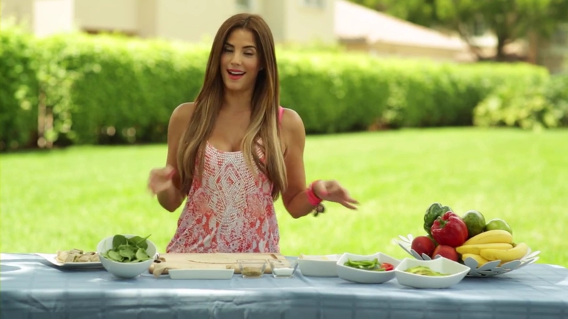 Gaby espino/გაბი ესპინო #14 - Page 20 COCINANDO_SALUDABLE_HEALTHY_ROLLS_A_LA_GABY_mp